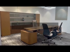 Bureau de bureau en bois en forme de L