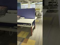 Bureau assis-debout personnalisé professionnellement, poste de travail informatique réglable en hauteur