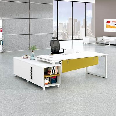 Les bureaux exécutifs de forme de L placent le blanc simple avec la cloison en bois