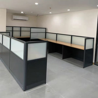 Station de travail de bureau noir avec partition d'écran de confidentialité Office