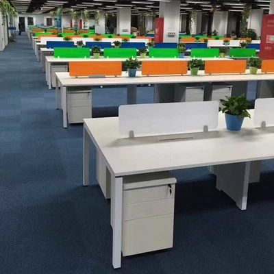 Bureau de bureau blanc à 4 sièges personnalisé