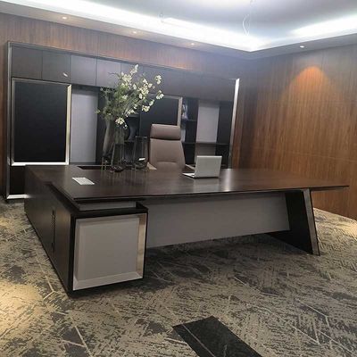Bureau exécutif en forme de L avec couleurs personnalisables et panneau en mélamine durable